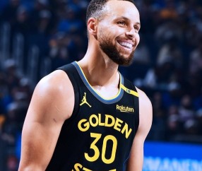  库里在巴塞罗那比赛中败北，出色防守引发热议！-开云app官网网址